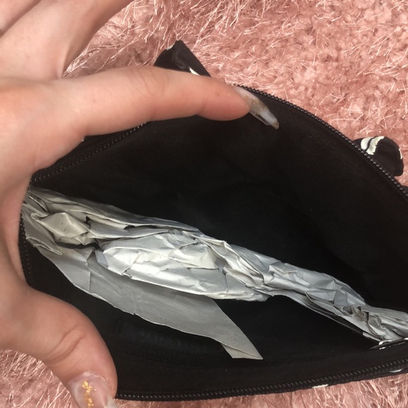 Black with white polka dots wrist purse - Picture 7 of 7